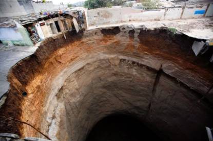 Sinkholes  on Sink Holes     More Evidence Of Cause And Effect    Ufo Digest  Ufo